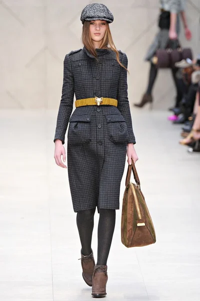 Look 15